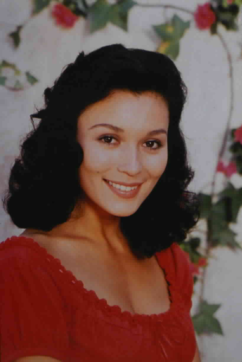 Patrice Martinez as Victoria